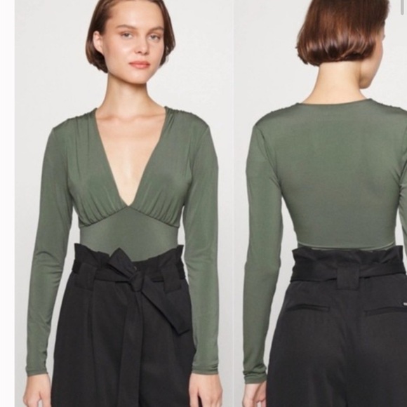 Abercrombie & Fitch Forest Green V-Neck Bodysuit Soft collection - Picture 3 of 4